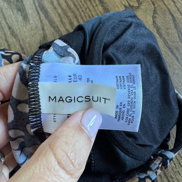 Magicsuit Womens Animal Print Underwire Racerback Tankini Swim Top Size 10 - Picture 6 of 10